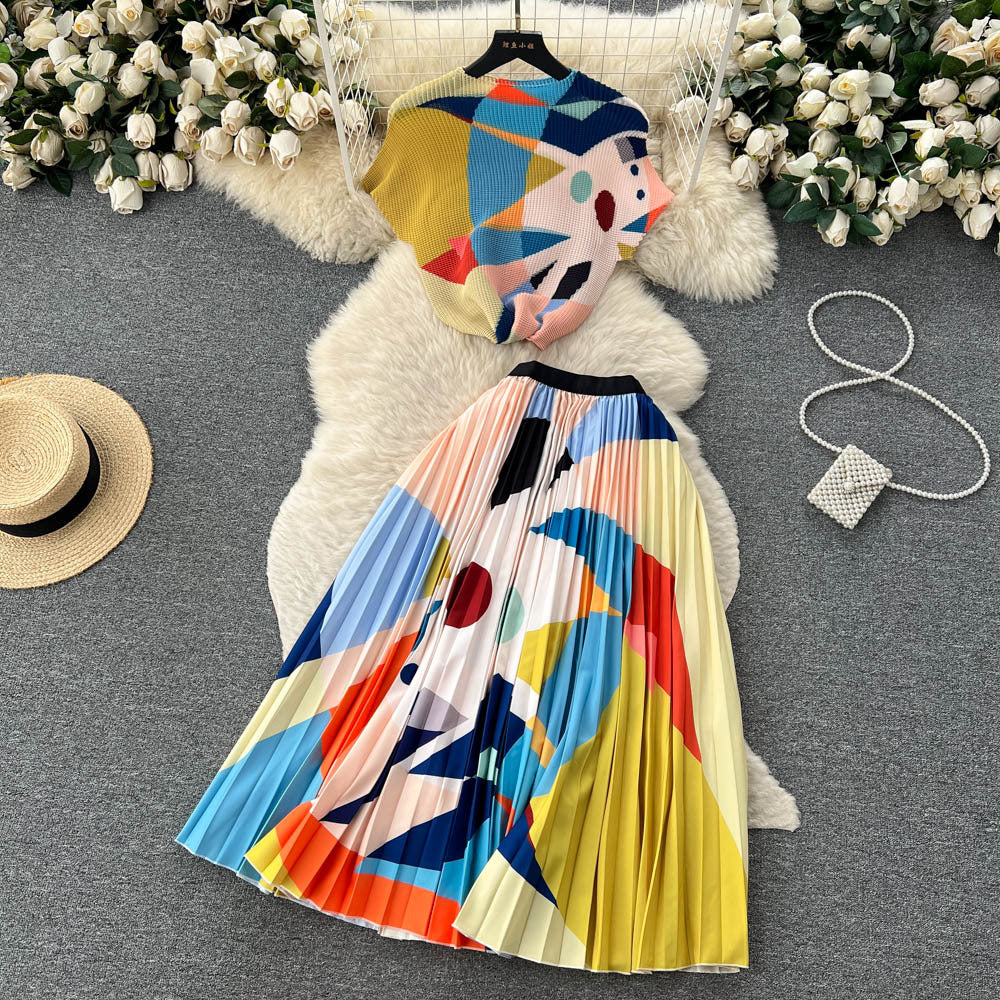 LUXE CHIC Stretch Short-sleeved Top High Waist Pleated Skirt Two-piece Set