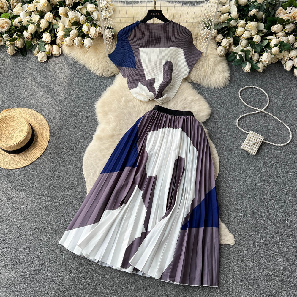 LUXE CHIC Stretch Short-sleeved Top High Waist Pleated Skirt Two-piece Set
