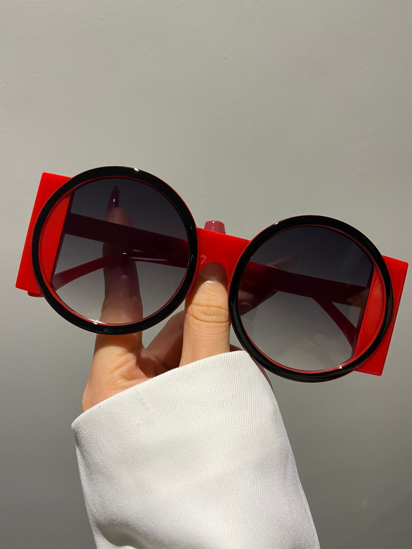 Round Large Frame Sunglasses Cool Contrast Color